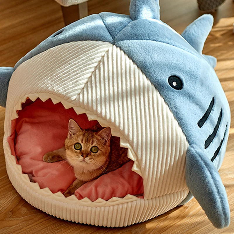 Orchard, Enclosed Cushioned Bed for Cats