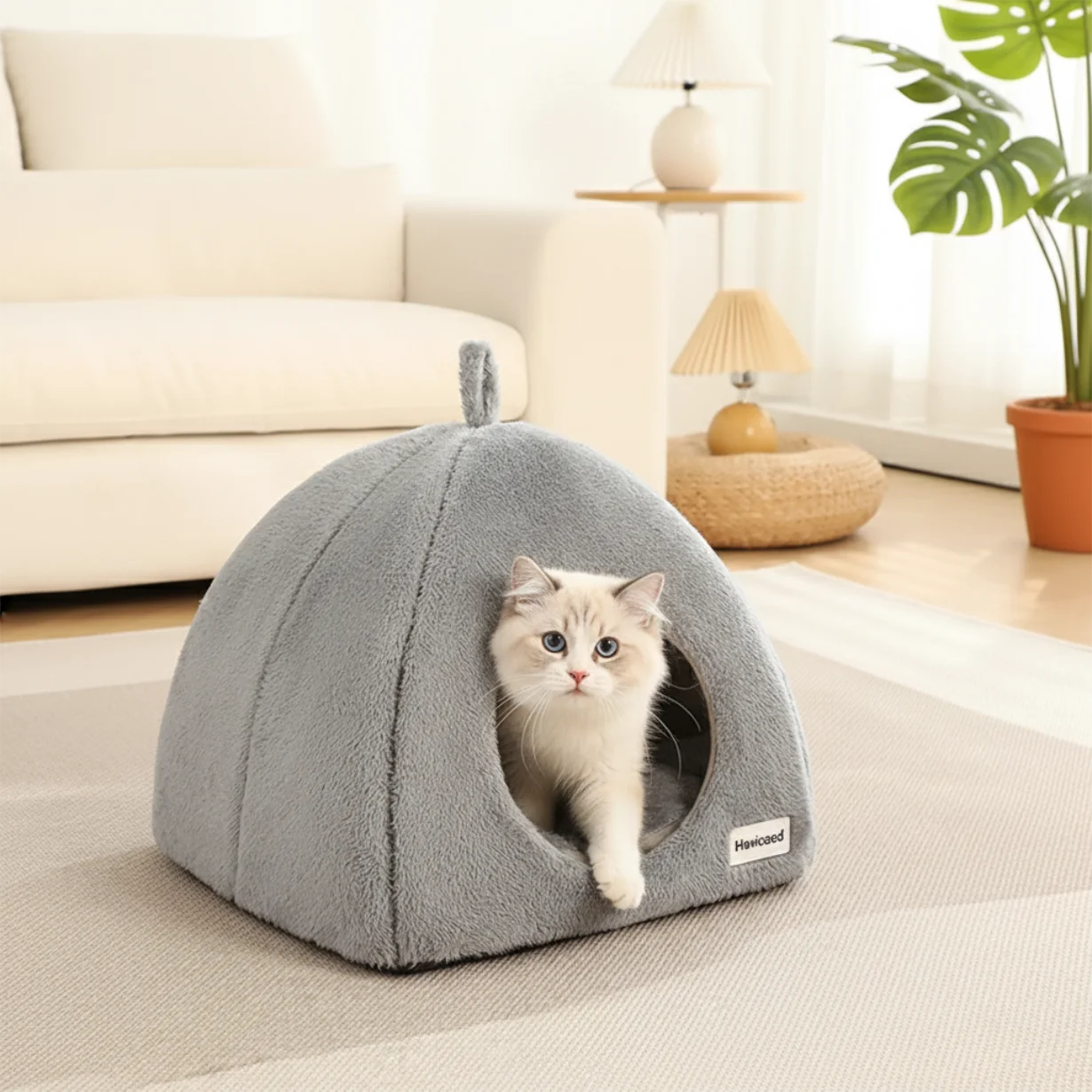 Hyssop, Triangle Closed Cave Bed for Cats